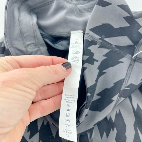 NWT Lululemon Invigorate High-Rise Tight 25"
Voltage Graphite Grey Black‎ size 4 - Picture 9 of 12